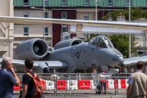 Điểm mặt, chỉ tên kho vũ khí ở triển lãm Paris (1)