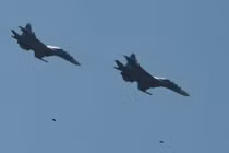 Ảnh QS ấn tượng tuần: Su-30MK2 Việt Nam ném bom