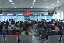 Hành khách khát vé tàu Tết, chợ đen hoành hành