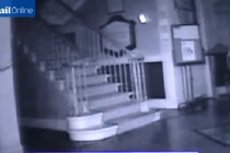 Kỳ lạ quả cầu phát sáng trong đêm