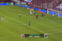 Clip: Bàn thắng lộn xộn nhất trong năm