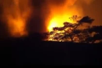 Clip: Cháy kinh hoàng ở KCN Quang Minh, Hà Nội