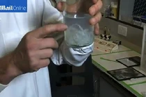 Ký sinh trùng lạ dài 2m trong chân người suốt 4 năm