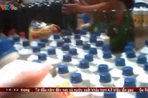 "Phù phép" nước lã thành giấm trong vài giây