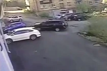 Con gái tỷ phú phá nát xe Lexus trong 16 giây