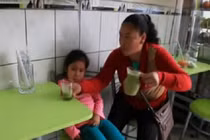 Rùng mình món sinh tố ếch ở Peru