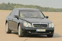 Drift sedan siêu sang Maybach cùng nữ tay đua xinh đẹp