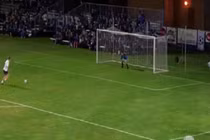 Clip thủ môn xui xẻo nhất thế giới