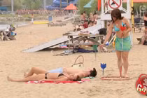 Xanh mặt với màn phi tiêu trên bãi biển