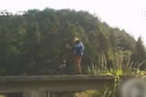 Đã mắt xem anh nông dân nhảy kiểu Michael Jackson