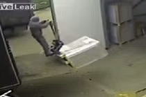 Người đàn ông bay như chim sau tai nạn bất ngờ