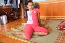 Kỳ lạ sơn nữ Hà Giang đêm bình thường, ngày bại liệt