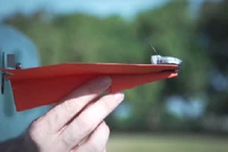 Máy bay giấy điều khiển từ xa bằng smartphone