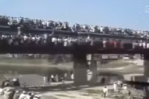 Chuyến tàu đông người nhất thế giới