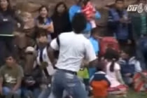 Kỳ lạ đất nước “đánh nhau” để tiễn năm cũ