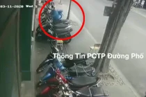 Video: Thanh niên dàn cảnh lừa 2 bảo vệ, ăn trộm xe ngay giữa phố