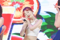 Nữ idol thế hệ mới sở hữu thân hình S-line