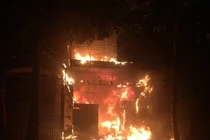 Video: Cháy tiệm bánh lớn nhất Hà Tĩnh, nhân viên nữ nhảy từ tầng 2 thoát thân