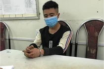 Bắt đối tượng ngáo đá dùng hung khí đập phá trụ sở UBND xã