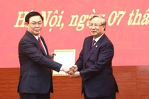 Trợ lý tân Bí thư Thành ủy Hà Nội Vương Đình Huệ là ai?