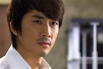 Đêm tân hôn vừa nhìn thấy mặt vợ, chồng sợ hãi chạy ra luôn khỏi phòng