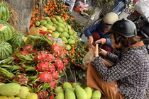 Trung Quốc ngừng nhập, thanh long rớt giá còn 25 ngàn/kg