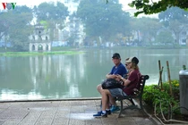 Ảnh: Nhiều người vẫn chủ quan dù WHO tuyên bố Covid-19 là đại dịch