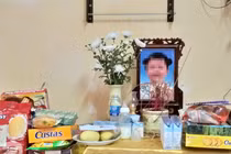 Bà ngoại bé gái 3 tuổi nghi bị mẹ đẻ và cha dượng bạo hành tử vong: “Cháu tôi bị mẹ định bỏ từ khi thai 6 tháng“