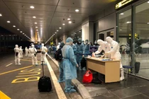 Yêu cầu phạt mức cao nhất cô gái trốn cách ly để bay sang Anh