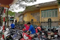 Người dân Hà Nội bất ngờ vì được trông giữ xe miễn phí ngày giáp Tết