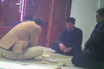 Kỷ luật Bí thư xã ở Hà Nội: Nhiều quan “bay ghế” vì bài bạc