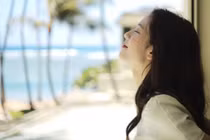 Phụ nữ hiện đại lo kiếm tiền trước khi kiếm chồng