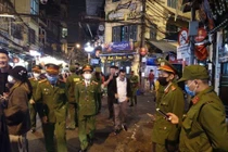 Hoàn thành cách ly 17 người nghi nhiễm Covid-19 ở quận Hoàn Kiếm