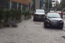 Danh tính người phụ nữ rơi chung cư trúng xe ô tô tử vong ở Hà Đông