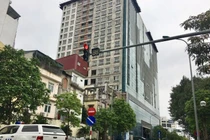 Hà Nội: Phong tỏa đường Trần Phú, phá dỡ tầng 17 và 18 nhà 8B Lê Trực