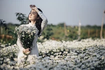 Cuộc đời này ngắn ngủi lắm: Nếu bạn “vẫn còn thở” hãy tận hưởng hết mình