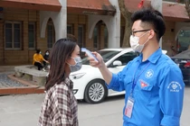 Cận cảnh ngày đầu tiên sinh viên đi học trở lại sau đợt nghỉ vì dịch COVID-19