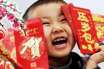 Cha mẹ có thể bị phạt đến 1 triệu đồng nếu lấy tiền lì xì tết của con