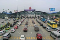 Bến xe đông nghịt khách, cửa ngõ thủ đô Hà Nội tê liệt ngày giáp Tết