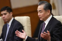 Ngoại trưởng Trung Quốc yêu cầu 'đứng ngang hàng' Mỹ trong đàm phán