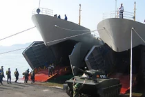 Hải quân Việt Nam tăng niên hạn tàu đổ bộ thành công