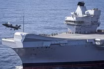 Soi tàu chiến tên nữ hoàng Anh vào Biển Đông khiến Trung Quốc nóng mặt