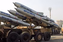 "Hàng xóm" của Việt Nam ấn định thời điểm nhận tên lửa BrahMos cực xịn