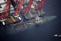 Ngày trở về của khu trục hạm Na Uy sau 4 tháng đóng vai “tàu ngầm”