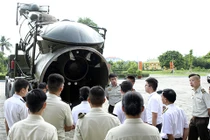 Sĩ quan Singapore trầm trồ trước "sát thủ tàu sân bay" Việt Nam