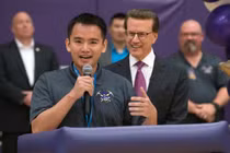 Ngưỡng mộ thầy giáo gốc Việt Ben Hoàng Nguyễn 27 tuổi đã có "Oscar Giáo dục"