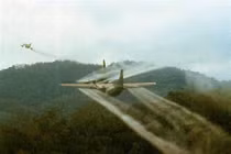 Kinh hoàng cảnh tượng Mỹ rải “thuốc diệt cỏ” ngập chiến trường Việt Nam