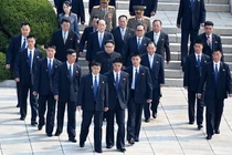 Soi dàn “cận vệ áo đen” của ông Kim Jong-un sắp đến HN