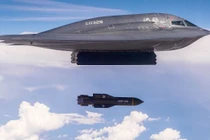 Siêu cơ ném bom tàng hình Mỹ bay dọc châu Âu "vuốt mặt" Nga