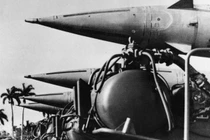 Cuộc khủng hoảng kéo Moscow và Washington tới bờ vực chiến tranh